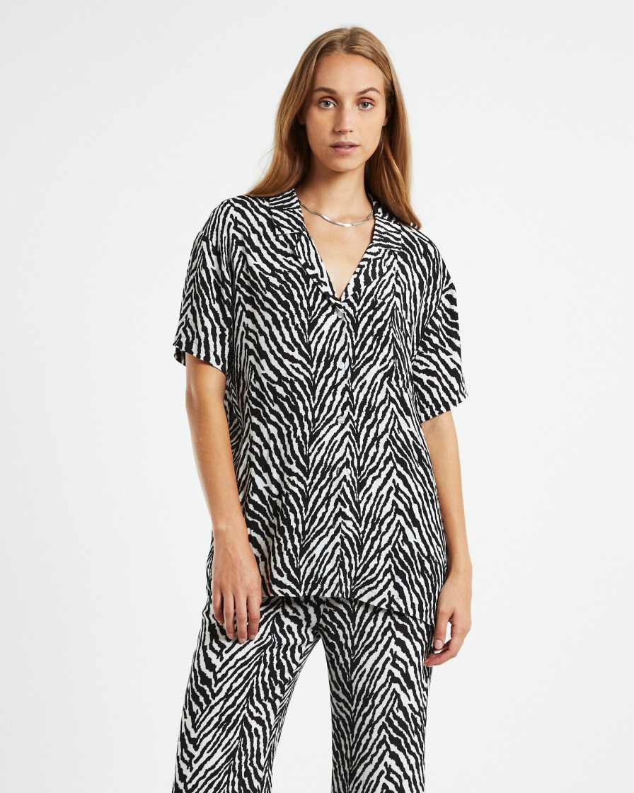 Hot CHARLIE HOLIDAY Lola Short Sleeve Zebra Black