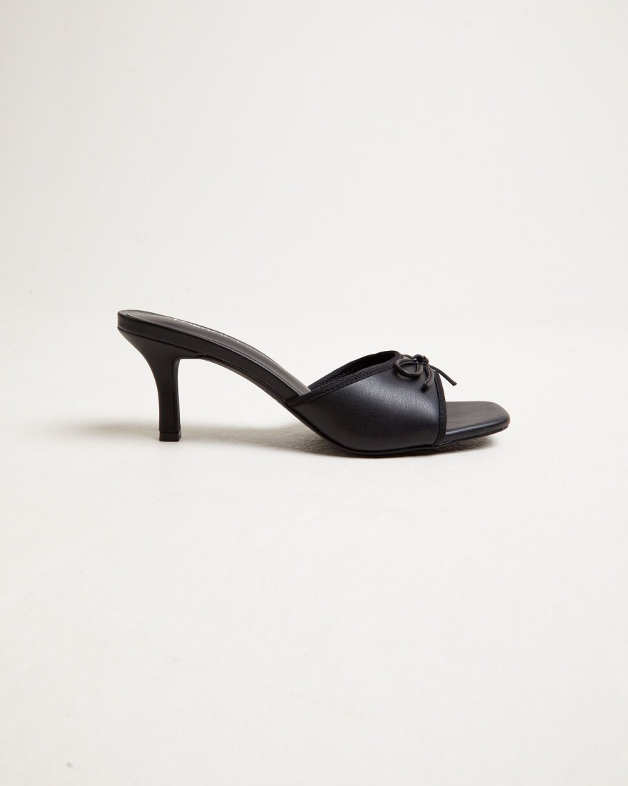 New THERAPY Jenner Kitten Heels In Smooth Black