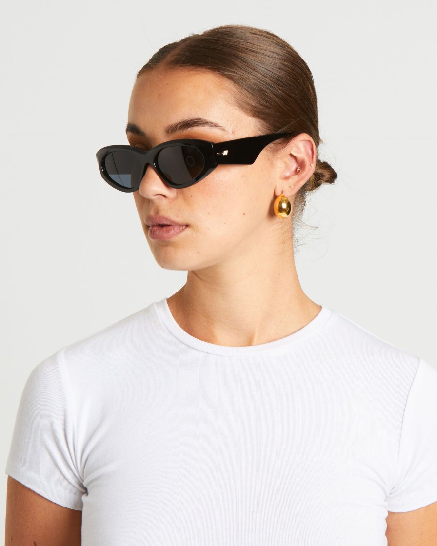 Wholesale LE SPECS Under Wraps Sunglasses In Black/Smoke Mono