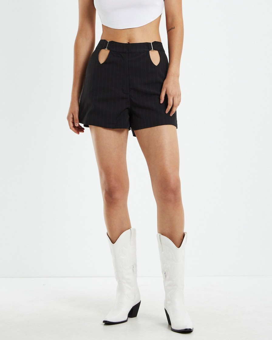 Clearance ALICE IN THE EVE Maeve Cut Out Shorts Black