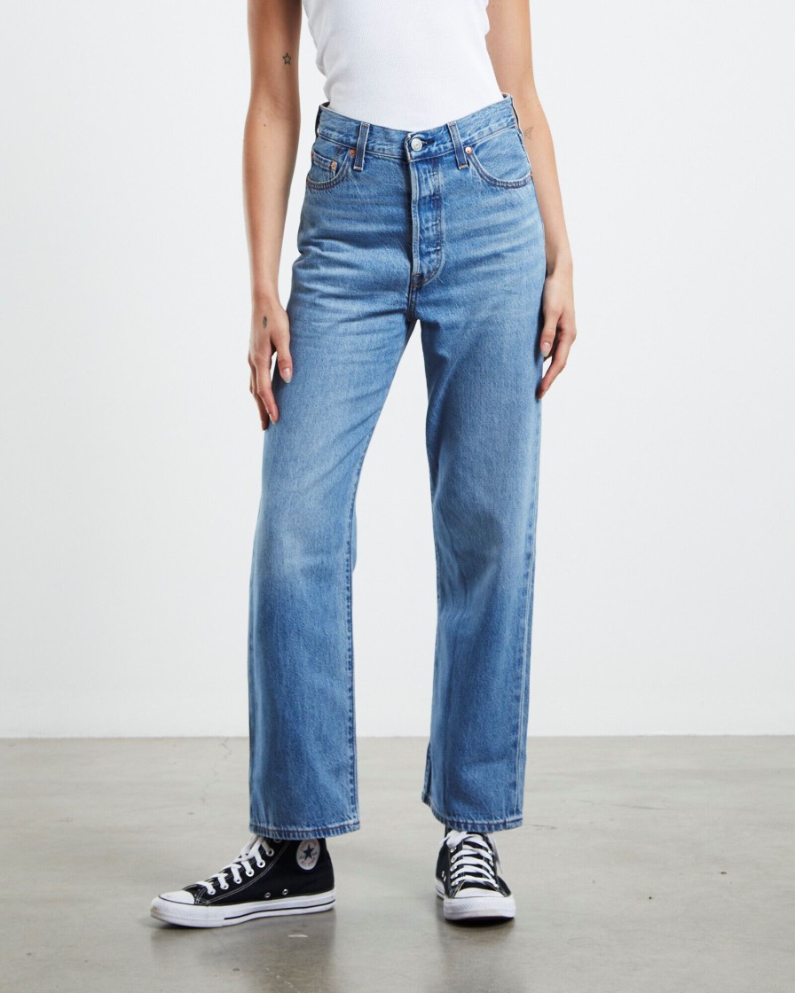 Clearance LEVIS Ribcage Straight Ankle Jeans In The Middle Light Indigo