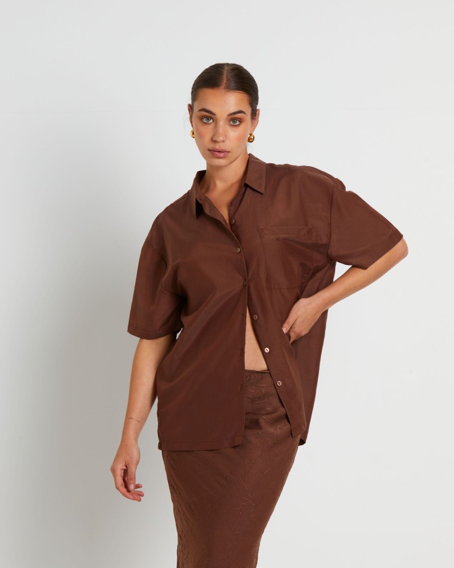 Online STUDIO Brooke Sheer Sheen Short Sleeve Shirt In Chocolate Brown