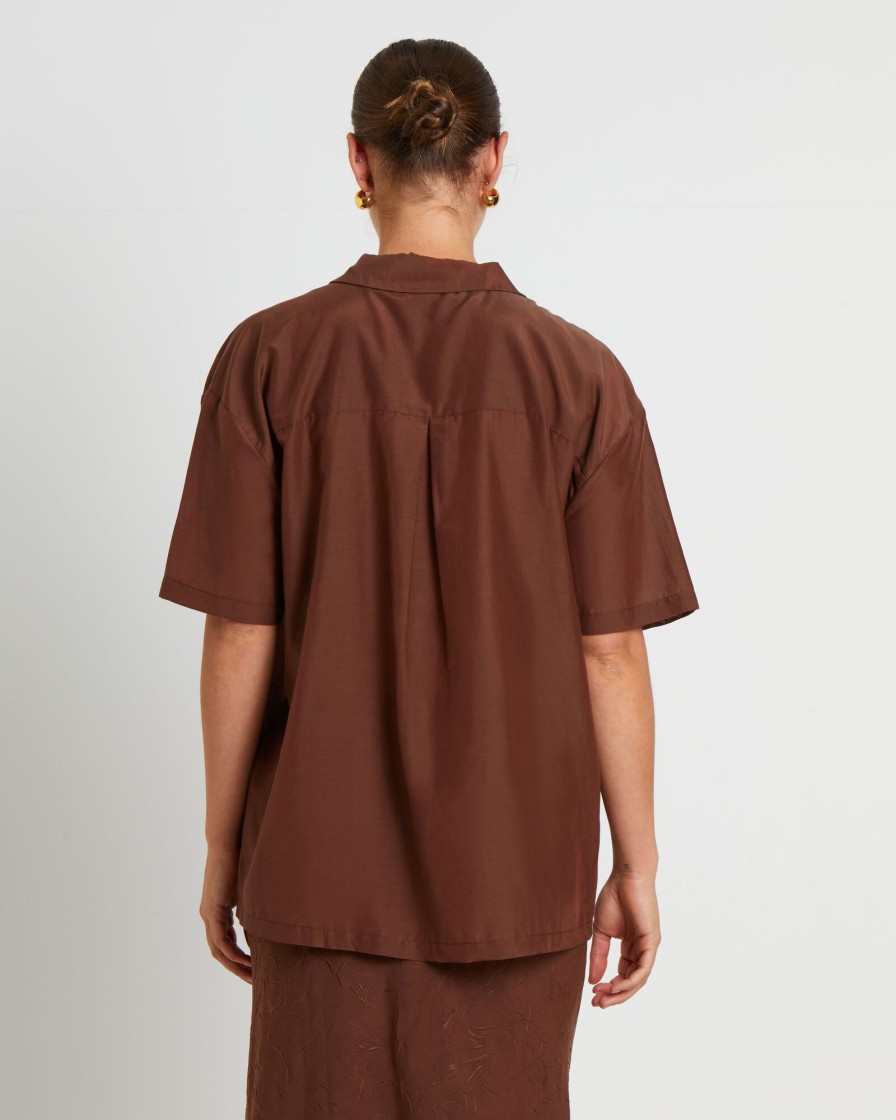 Online STUDIO Brooke Sheer Sheen Short Sleeve Shirt In Chocolate Brown